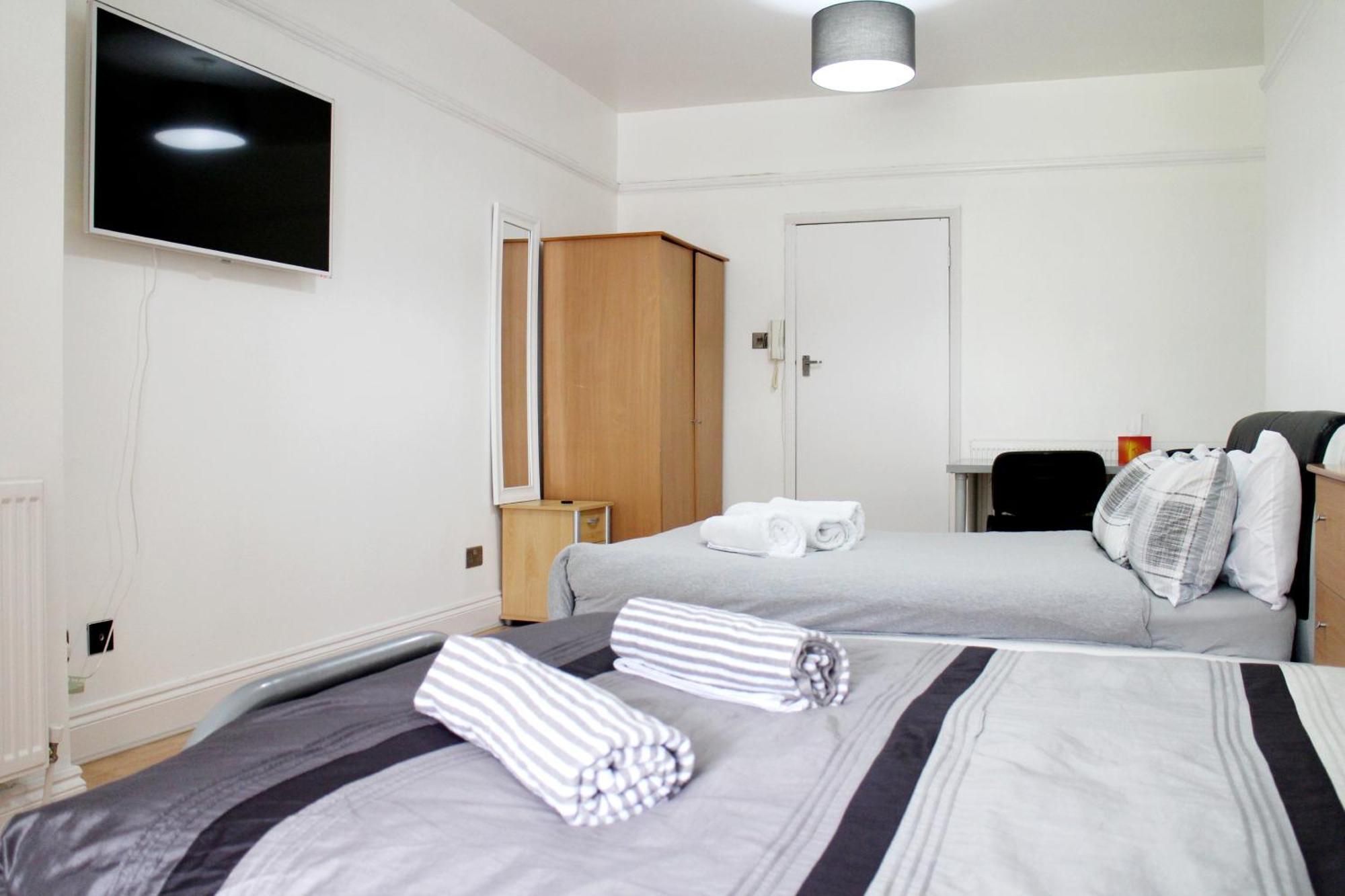 לונדון Large Studio Garden Flat On Golders Green Road מראה חיצוני תמונה