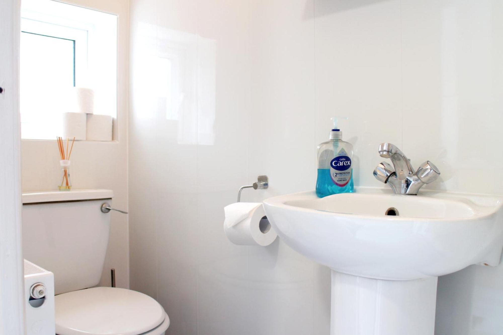 לונדון Large Studio Garden Flat On Golders Green Road מראה חיצוני תמונה