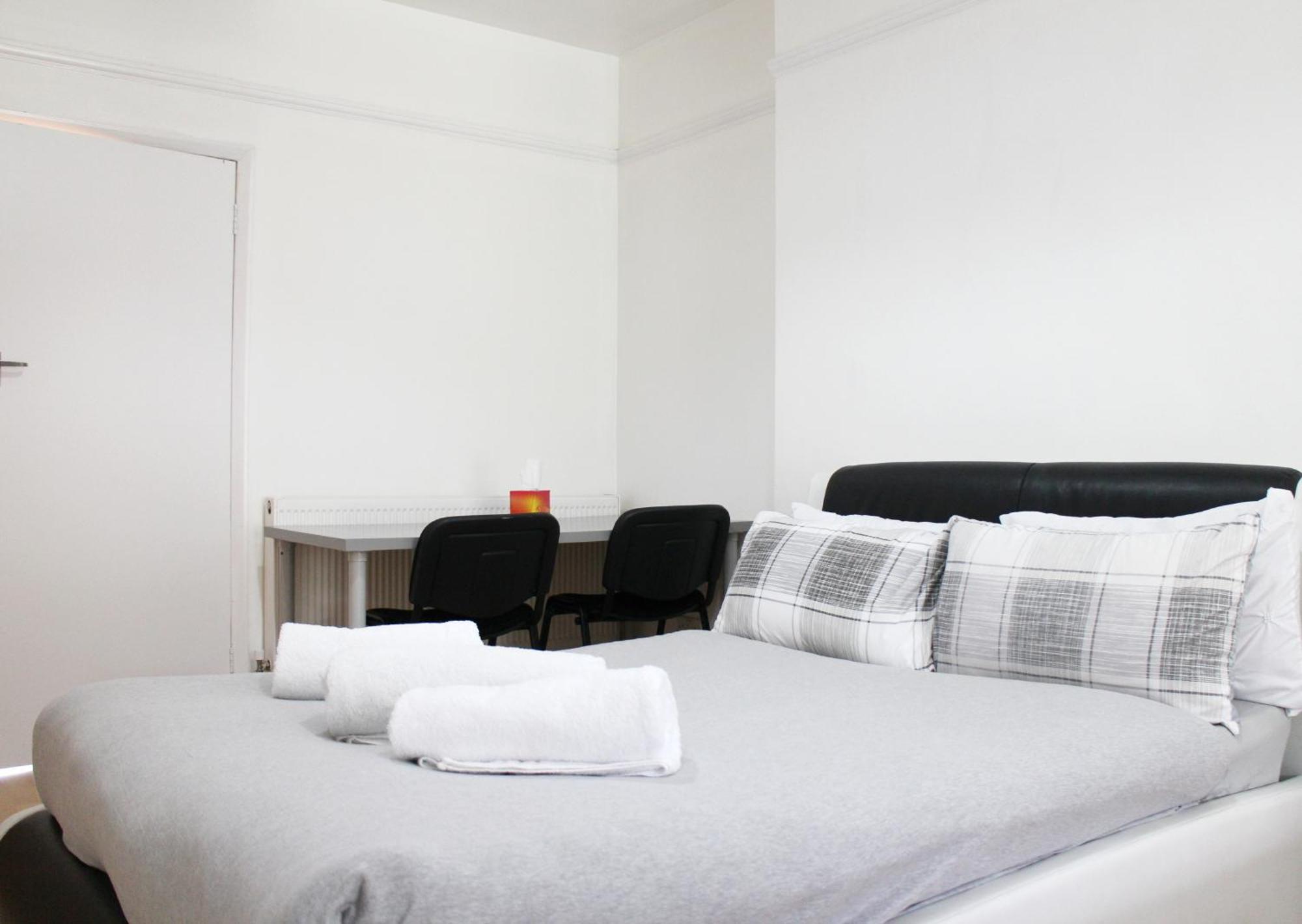 לונדון Large Studio Garden Flat On Golders Green Road מראה חיצוני תמונה