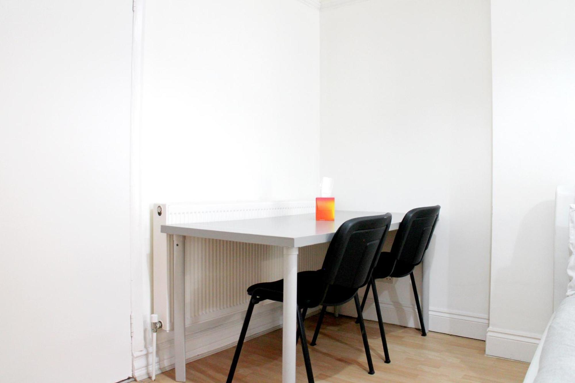 לונדון Large Studio Garden Flat On Golders Green Road מראה חיצוני תמונה